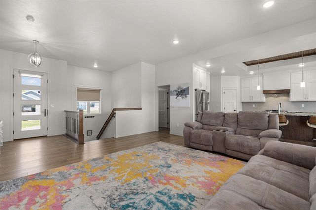 2157 FOX POINT CIRCLE, De Pere, WI 54115