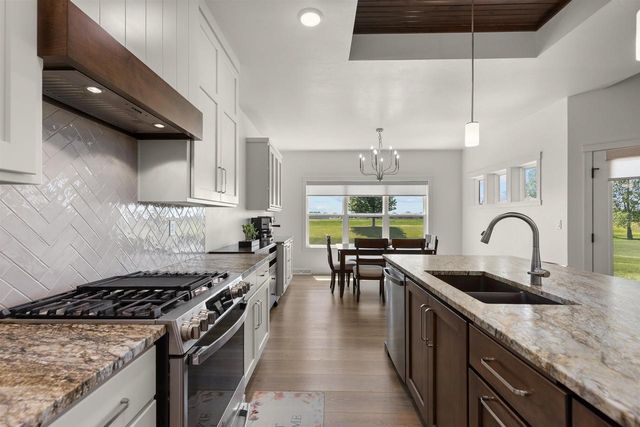 2157 FOX POINT CIRCLE, De Pere, WI 54115
