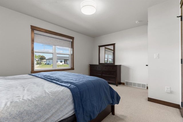 2157 FOX POINT CIRCLE, De Pere, WI 54115