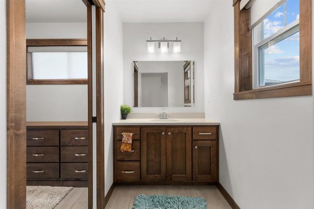 2157 FOX POINT CIRCLE, De Pere, WI 54115