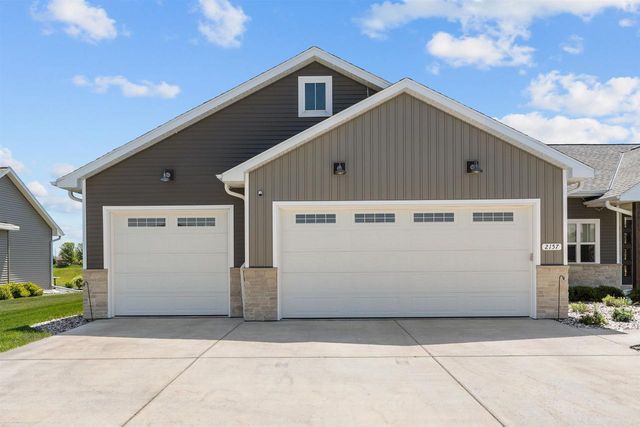 2157 FOX POINT CIRCLE, De Pere, WI 54115