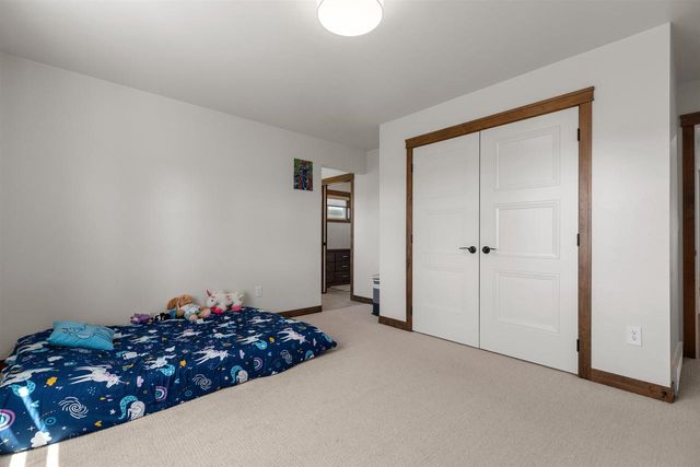 2157 FOX POINT CIRCLE, De Pere, WI 54115