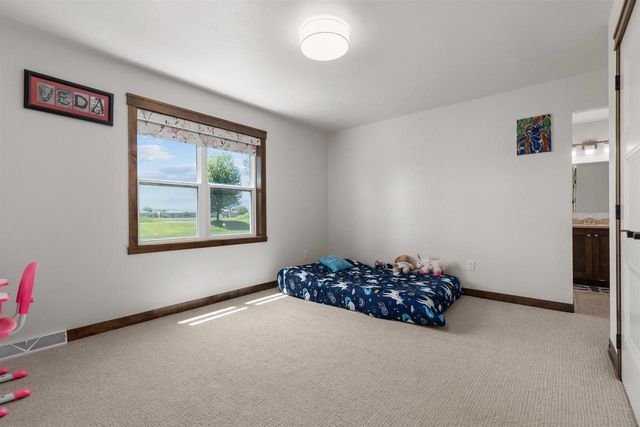 2157 FOX POINT CIRCLE, De Pere, WI 54115