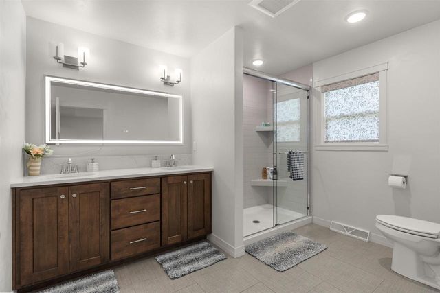 2157 FOX POINT CIRCLE, De Pere, WI 54115
