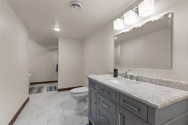 2157 FOX POINT CIRCLE, De Pere, WI 54115