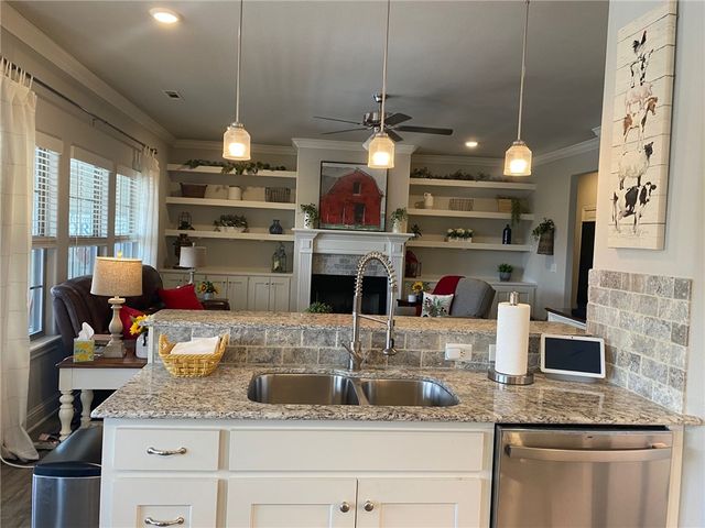 26 Overton Drive, Bella Vista, AR 72714