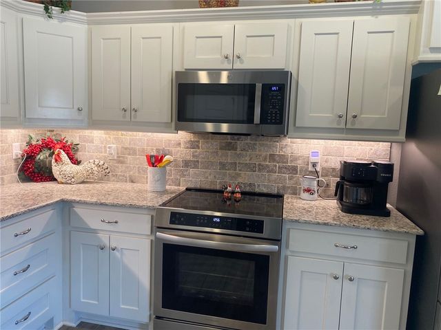 26 Overton Drive, Bella Vista, AR 72714