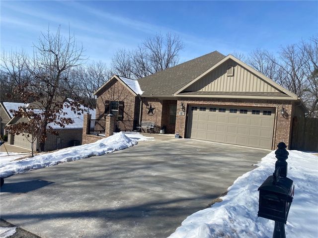 26 Overton Drive, Bella Vista, AR 72714