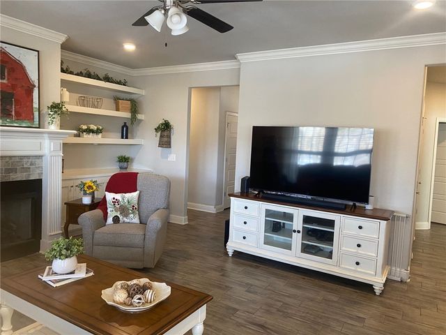 26 Overton Drive, Bella Vista, AR 72714