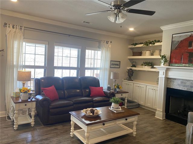 26 Overton Drive, Bella Vista, AR 72714