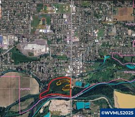 215 S 1st Av, Stayton, OR 97383