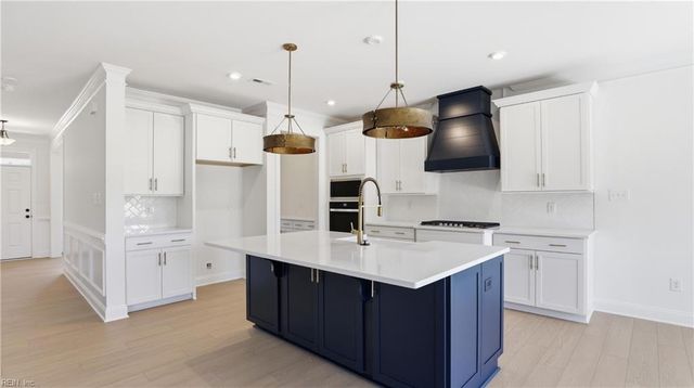1218 Wharf Hill DR, Smithfield, VA 23430