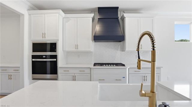 1218 Wharf Hill DR, Smithfield, VA 23430