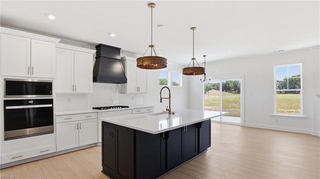 1218 Wharf Hill DR, Smithfield, VA 23430