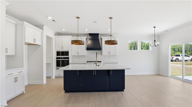 1218 Wharf Hill DR, Smithfield, VA 23430