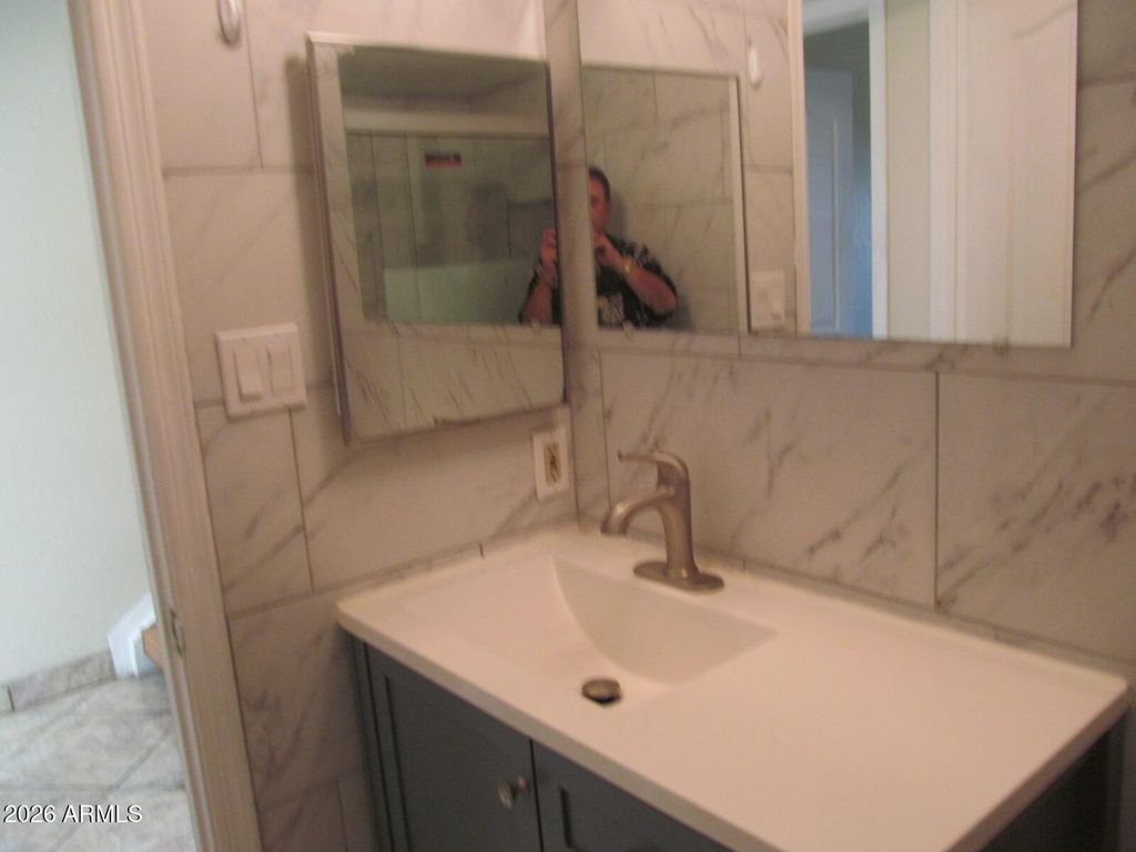 2115 W BELMONT Avenue 2, Phoenix, AZ 85021 — photo 5