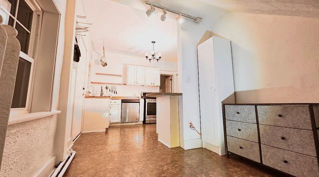 1253 Ashland Ave, Saint Paul, MN 55104