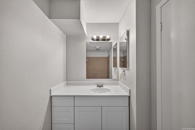4119 Medical Dr Apt E107, San Antonio, TX 78229