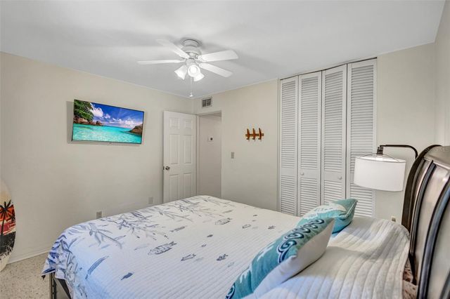 7687 117TH STREET, Seminole, FL 33772