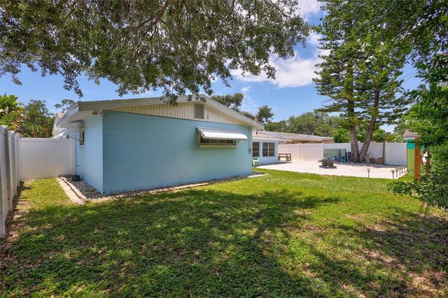 7687 117TH STREET, Seminole, FL 33772