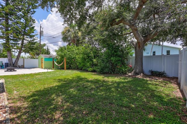 7687 117TH STREET, Seminole, FL 33772