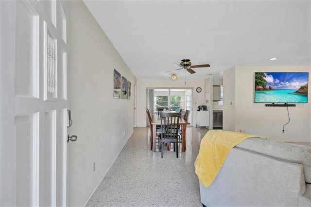 7687 117TH STREET, Seminole, FL 33772