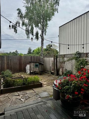 424-B Mason St, Healdsburg, CA 95448