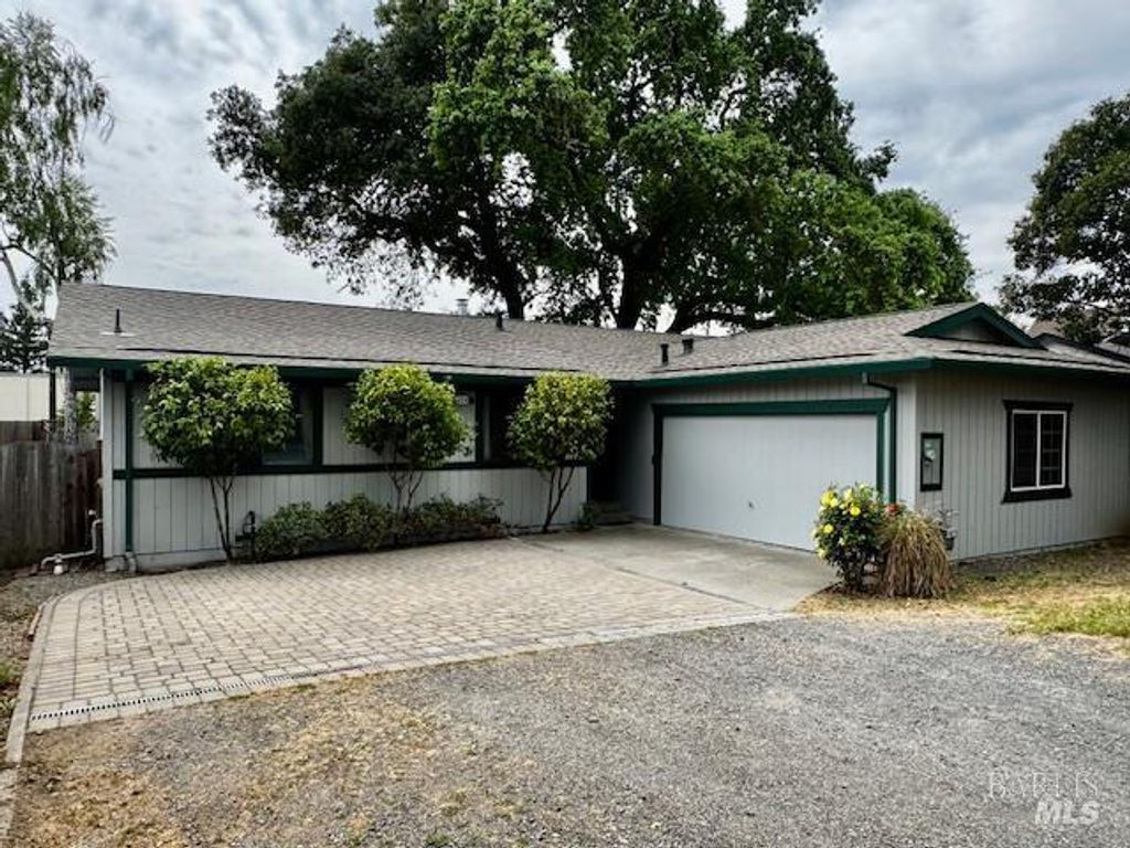 424-B Mason St, Healdsburg, CA 95448