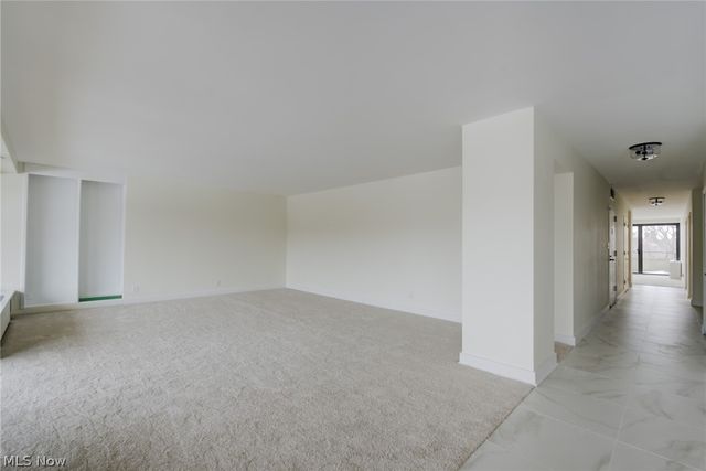 2 Bratenahl Place 2D, Bratenahl, OH 44108