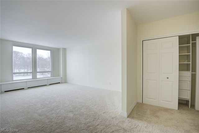 2 Bratenahl Place 2D, Bratenahl, OH 44108