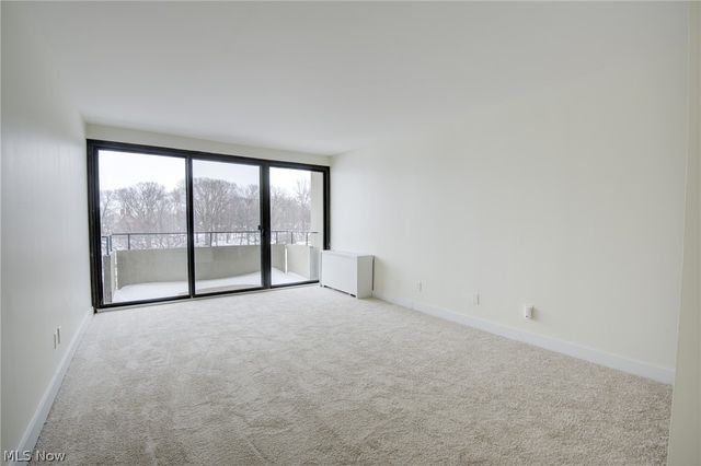 2 Bratenahl Place 2D, Bratenahl, OH 44108