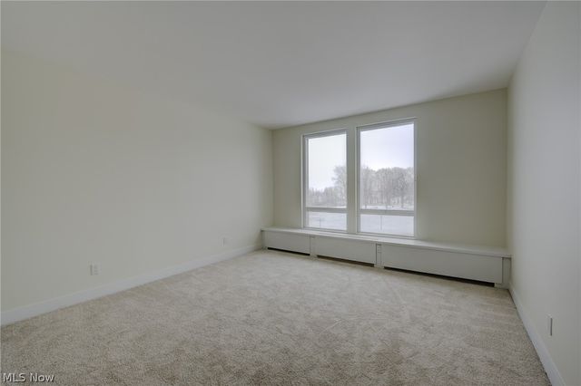 2 Bratenahl Place 2D, Bratenahl, OH 44108