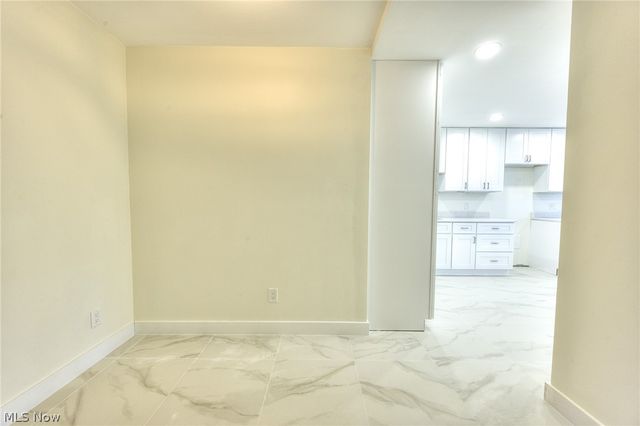 2 Bratenahl Place 2D, Bratenahl, OH 44108