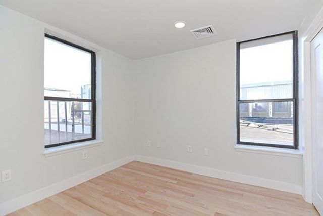 1674 Beacon Street 2-2, Brookline, MA 02445