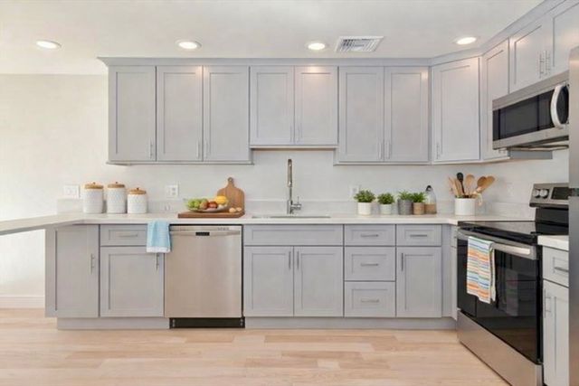 1674 Beacon Street 2-2, Brookline, MA 02445