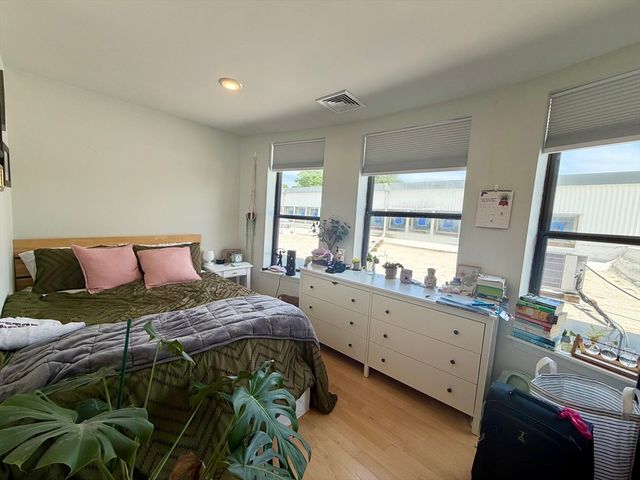 1674 Beacon Street 2-2, Brookline, MA 02445