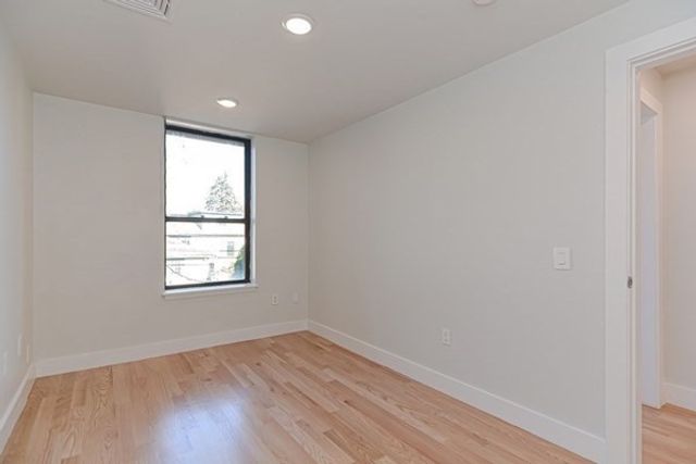 1674 Beacon Street 2-2, Brookline, MA 02445