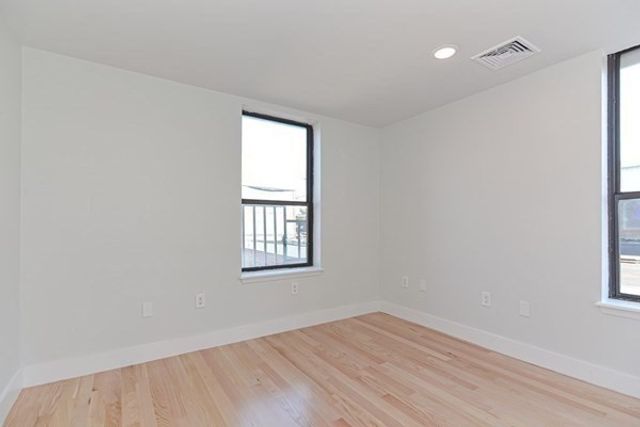1674 Beacon Street 2-2, Brookline, MA 02445