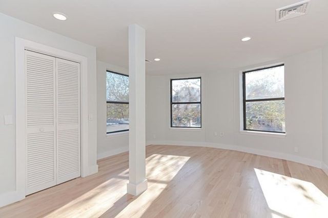 1674 Beacon Street 2-2, Brookline, MA 02445
