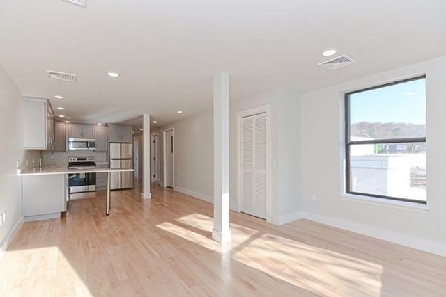 1674 Beacon Street 2-2, Brookline, MA 02445
