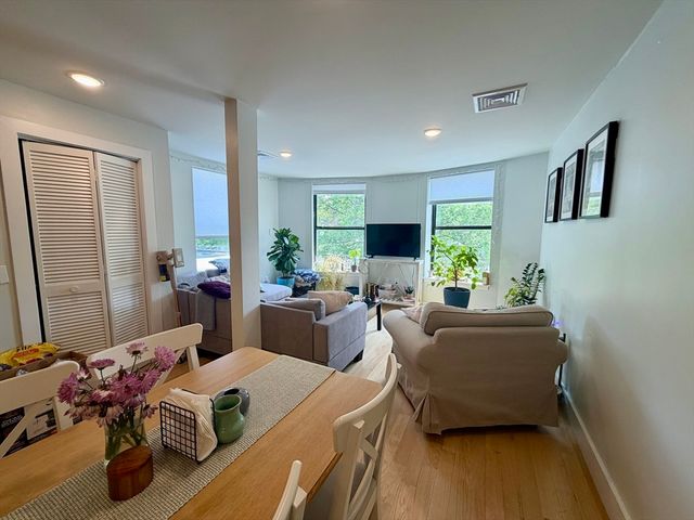 1674 Beacon Street 2-2, Brookline, MA 02445