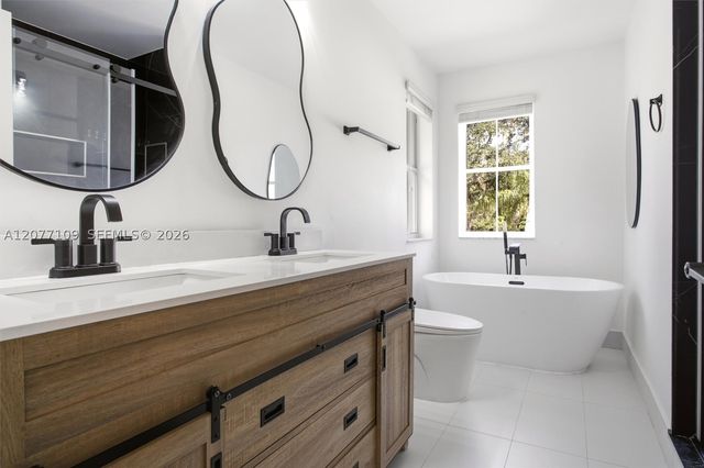 1880 Sweetbay Way, Hollywood, FL 33019