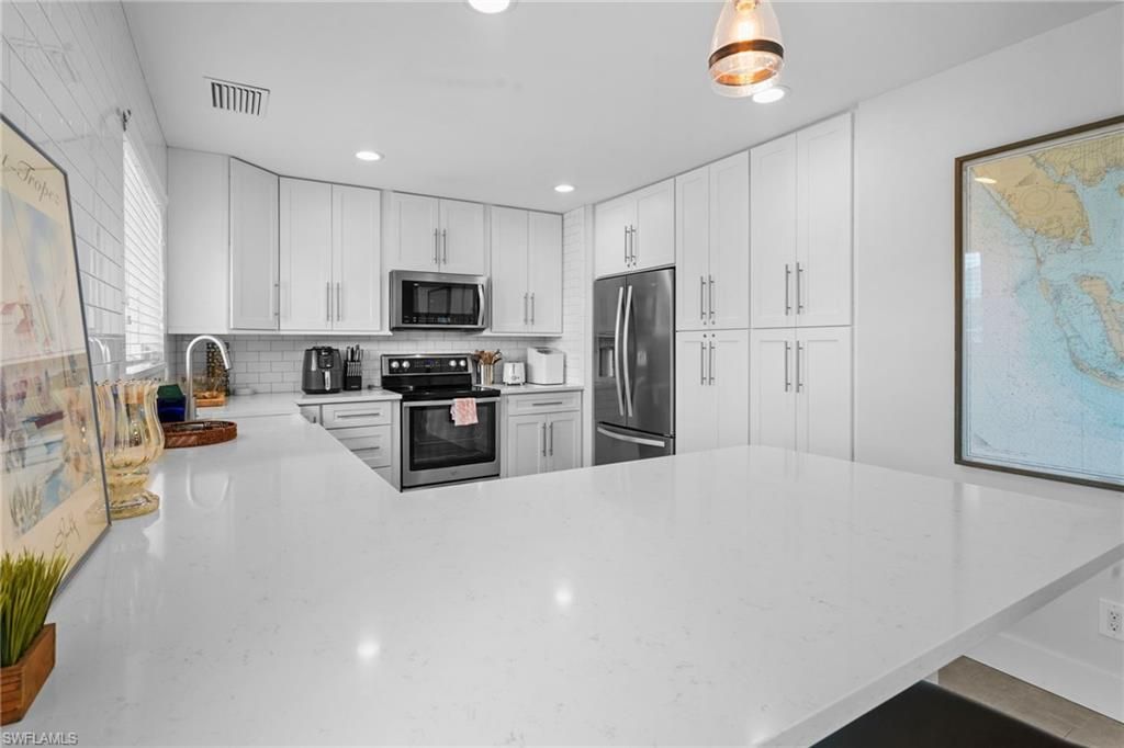 474 Lake Murex CIR, SANIBEL, FL 33957 — photo 4