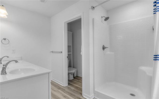 121 Topsail LN, Yorktown, VA 23693