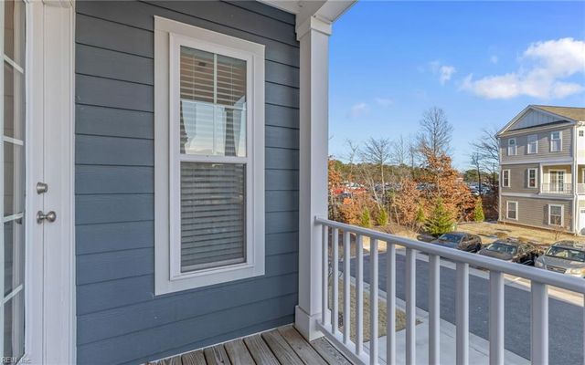121 Topsail LN, Yorktown, VA 23693