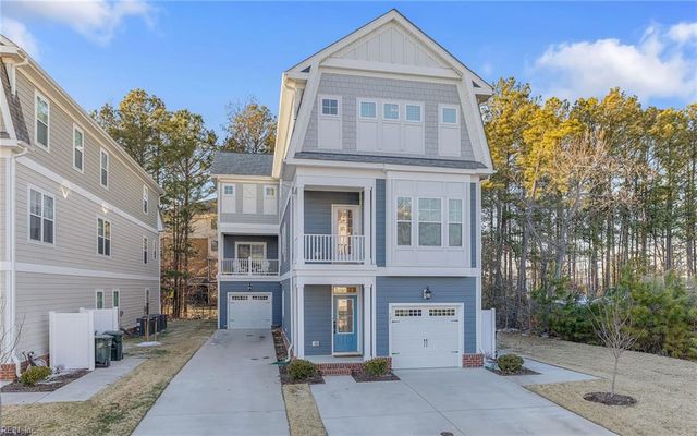 121 Topsail LN, Yorktown, VA 23693