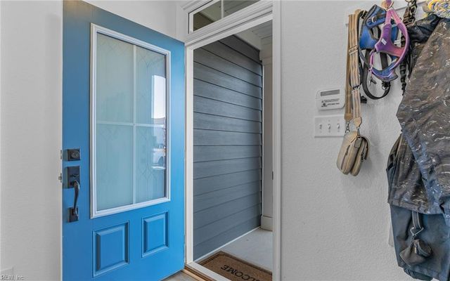 121 Topsail LN, Yorktown, VA 23693