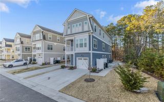 121 Topsail LN, Yorktown, VA 23693