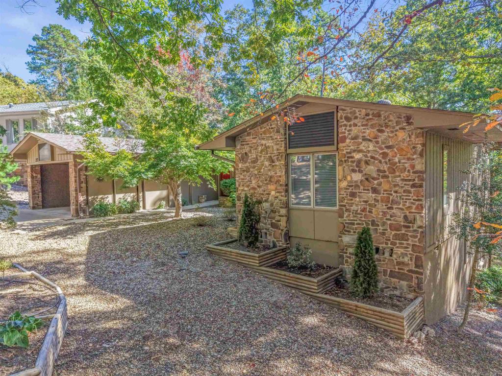 22 Vilafranca Lane, Hot Springs Village, AR 71909