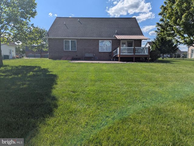 316 MARTINA DR, Chambersburg, PA 17201